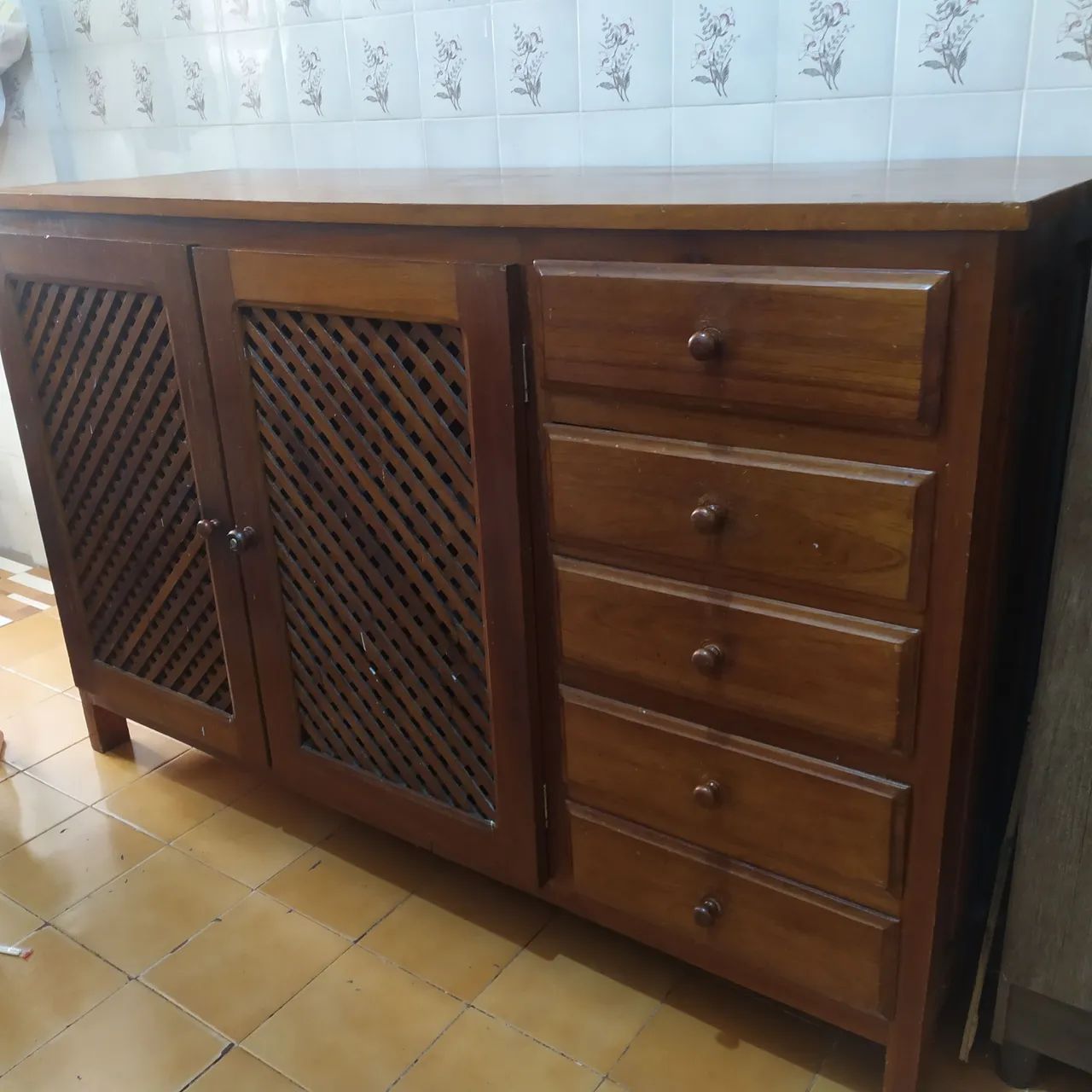 Cômoda de madeira