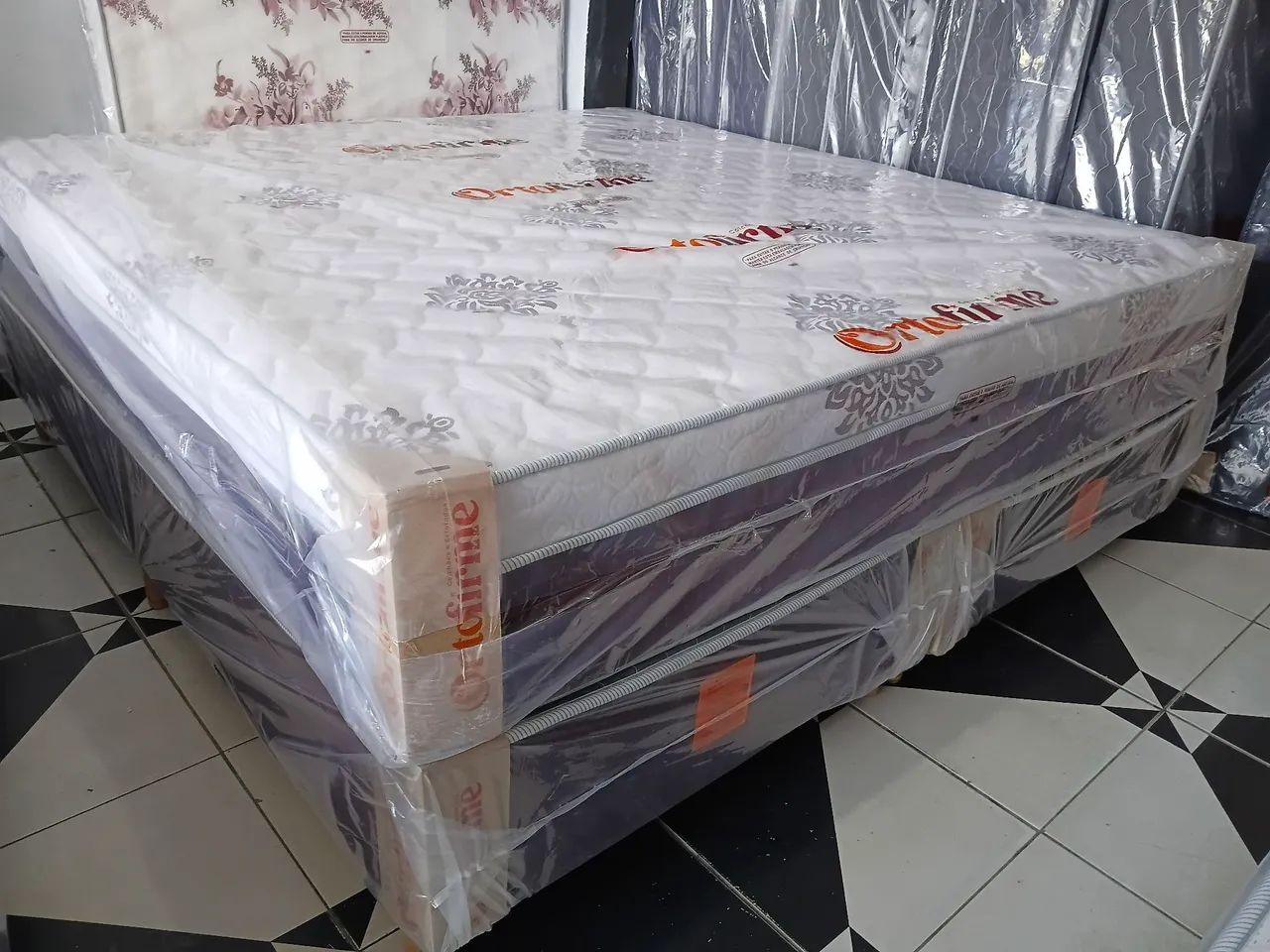 CAMA BOX SUPER KING DE MOLAS ENSACADAS 