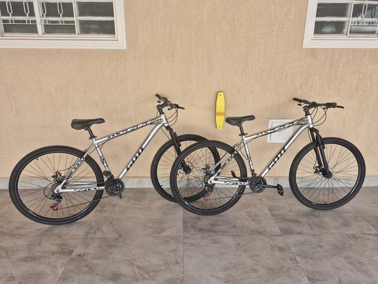 Duas Bicicleta aro 19 nova