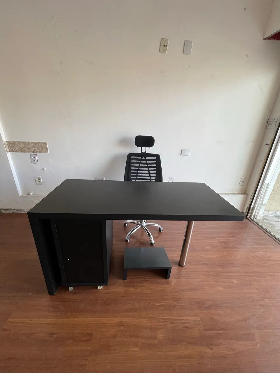 Mesa de escritório 120x60 + cadeira  - Foto 2