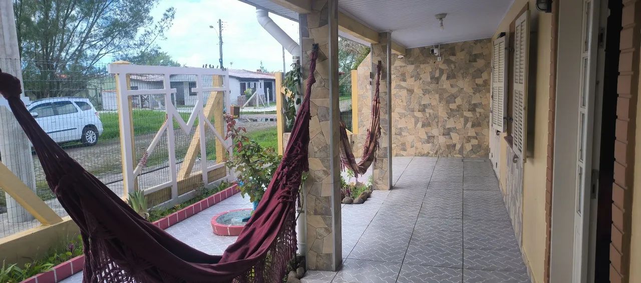 Aluguel por temporada, Casa 3 Dormitório, Suíte e bem localizada 