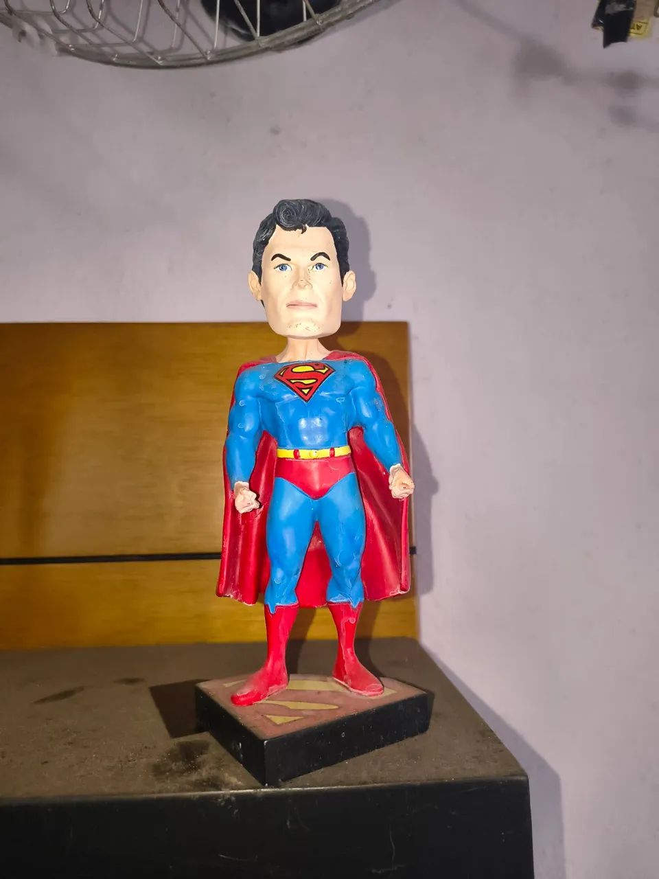 SUPERMAN NECA HEAD KNOCKER - DC COMICS - COLECIONÁVEL 20 CM - Foto 2