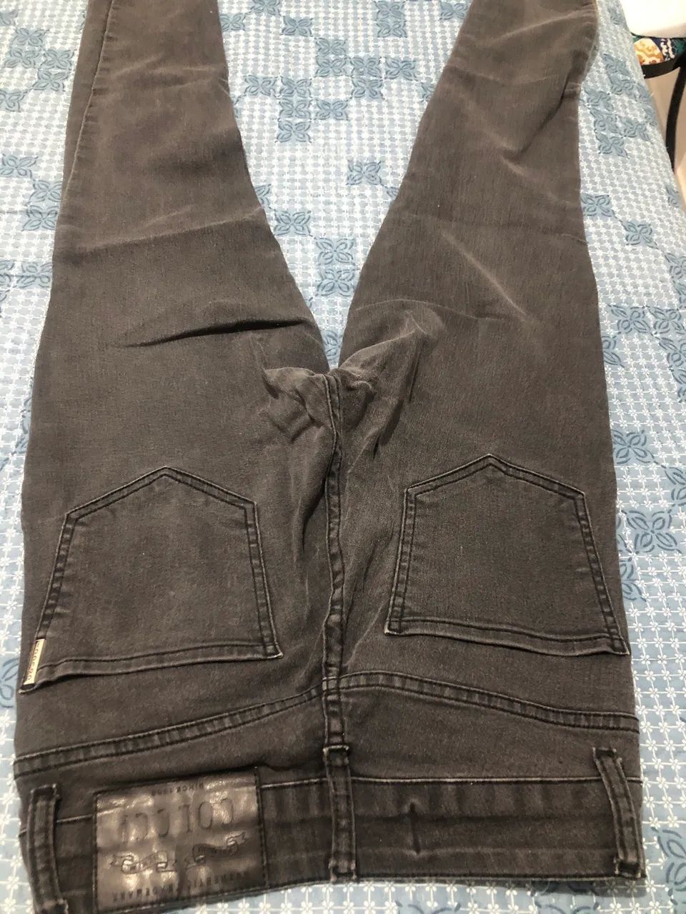 Calça masculina colcci usada tamanho 36  - Foto 2