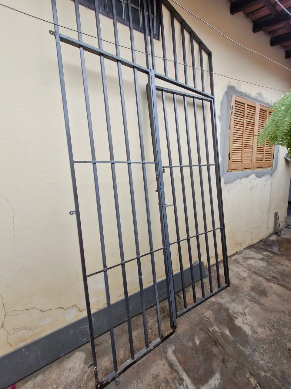 Vende Grade com porta. - Foto 2