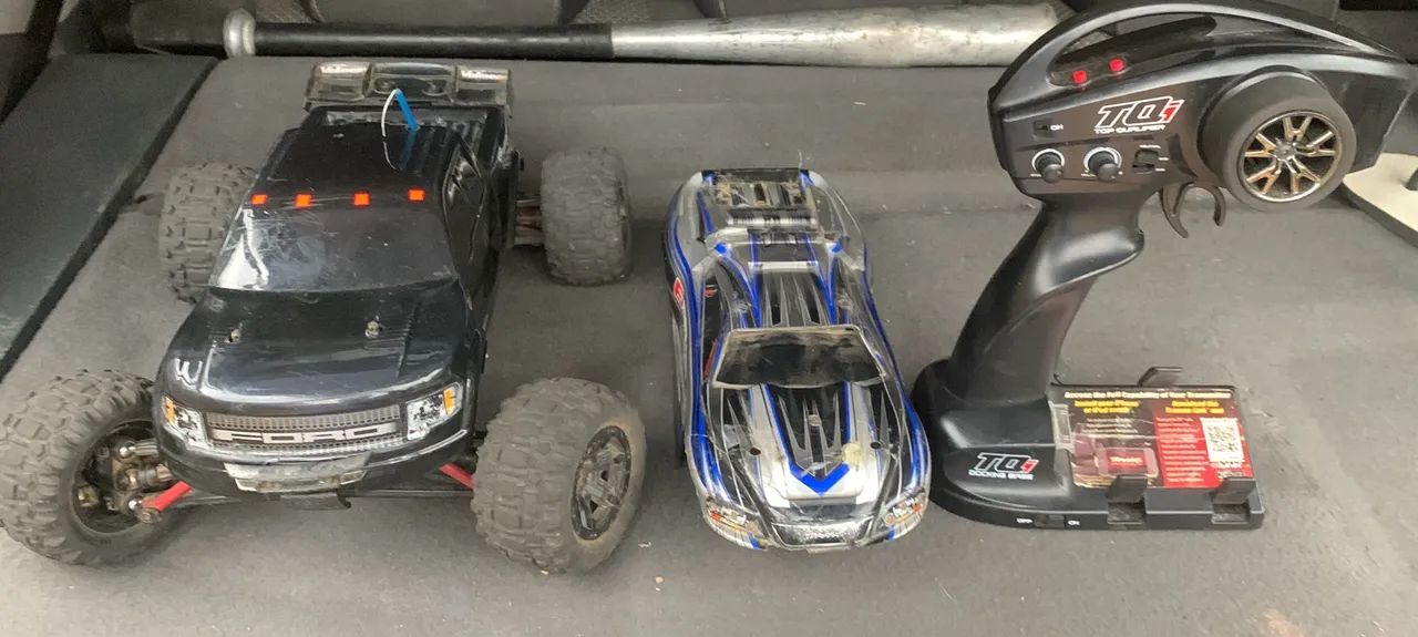 Auto modelo e-revo 1/16 