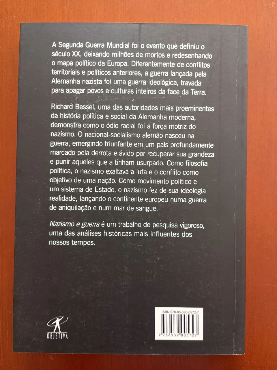 Livro Nazismo e Guerra  - Foto 2