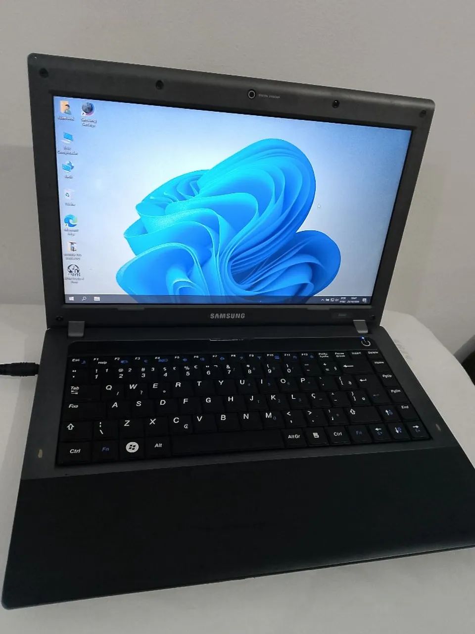 Notebook Core i3 4gb HD de 500gb windows e pacote office 
