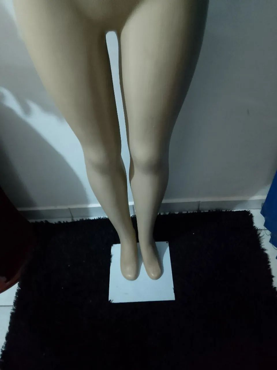 Manequim feminino c/ pedestal  - Foto 2