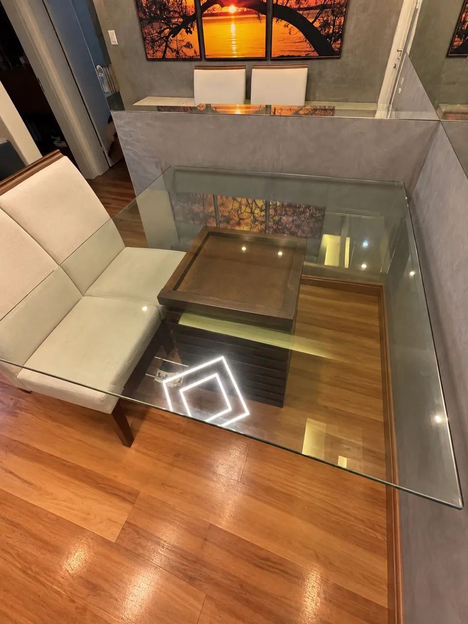 Mesa de Jantar 6 Lugares com Tampo de Vidro e Base em Madeira - Design Moderno - Foto 4