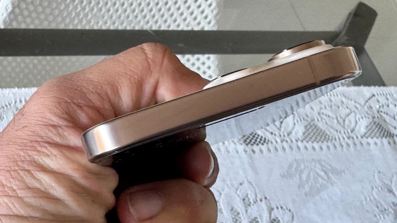 iPhone 16 pro Max 256 gb desert titanium  - Foto 3