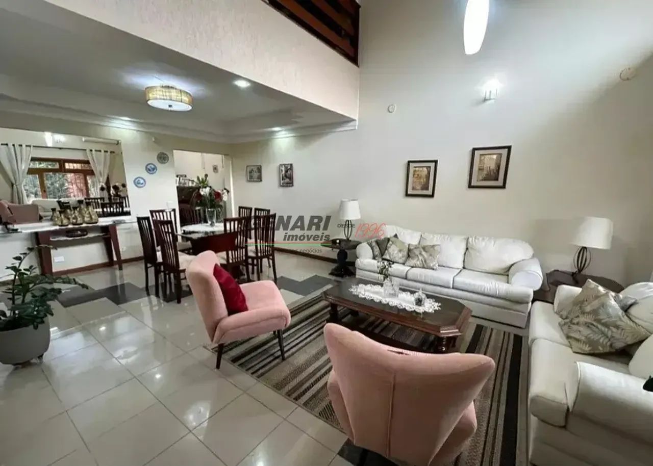 Sobrado à venda com 4 suítes e espaço gourmet no Jardim Esplanada