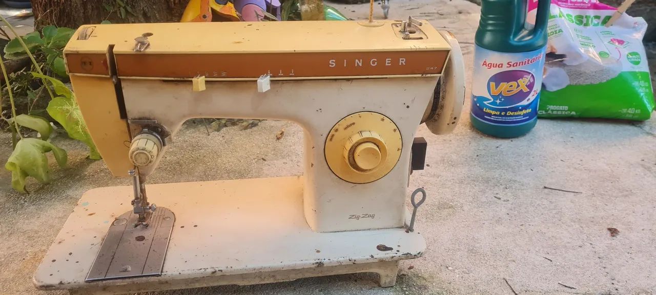 Maquina de costura singer eletrica 