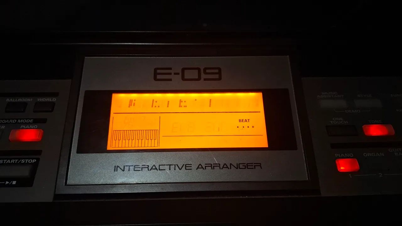 Teclado Roland E09 - Foto 2
