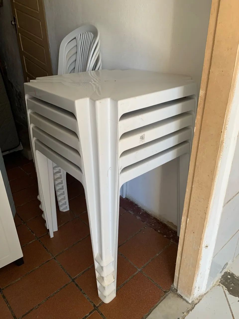Mesa de plástico Tramontina branca 