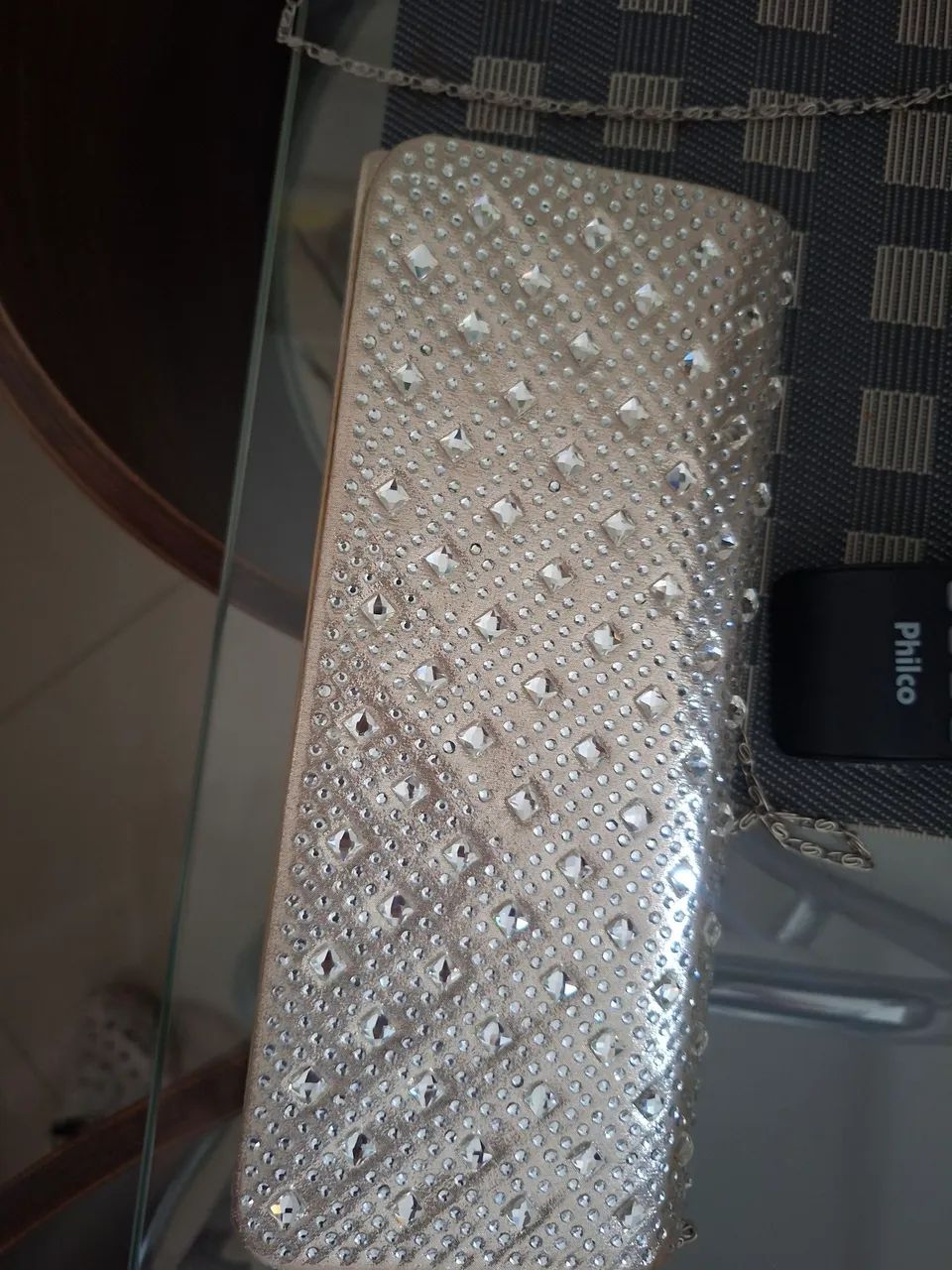 BOLSA CLUTCH DOURADA COM PEDRARIA - Foto 2