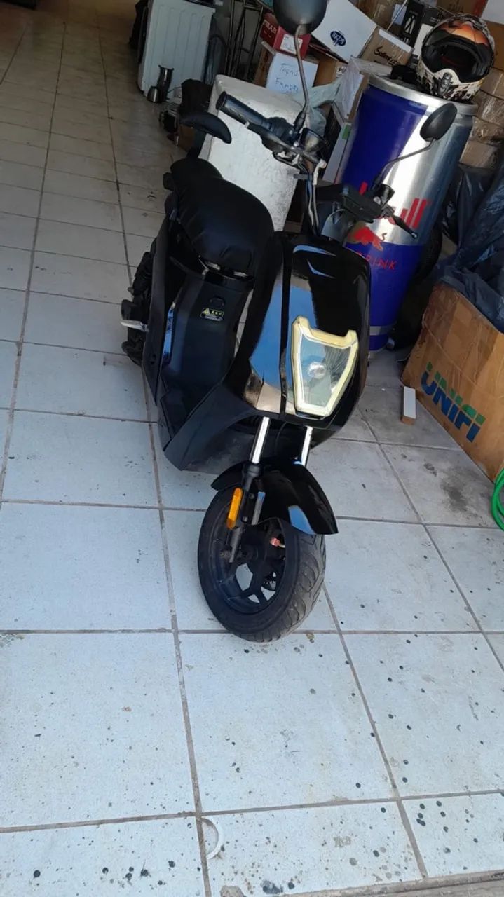 Scooter elétrica 