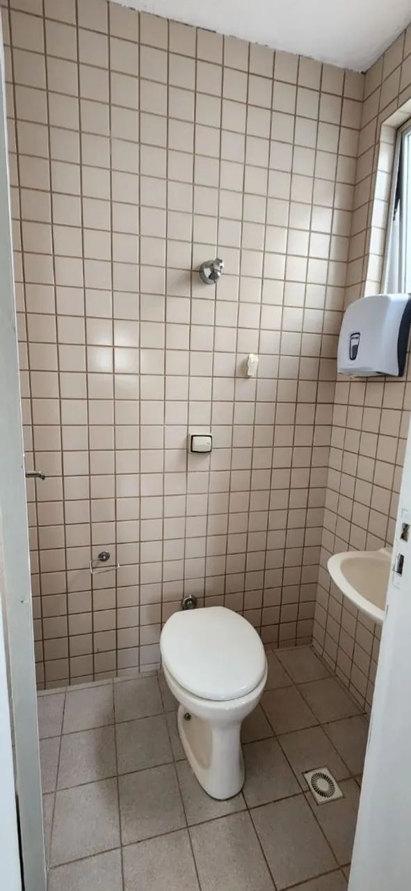 Vendo ou troco sala comercial no Edifício da Cardioeste ao lado do Hospital  - Foto 4