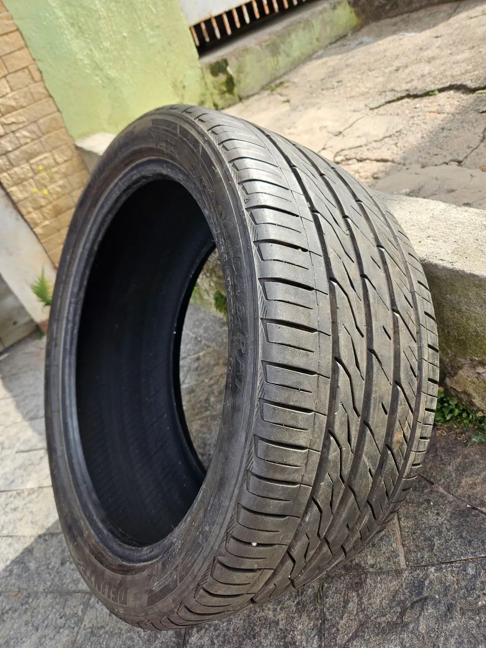 Pneu delinte 275/35/19 run flat - Foto 4