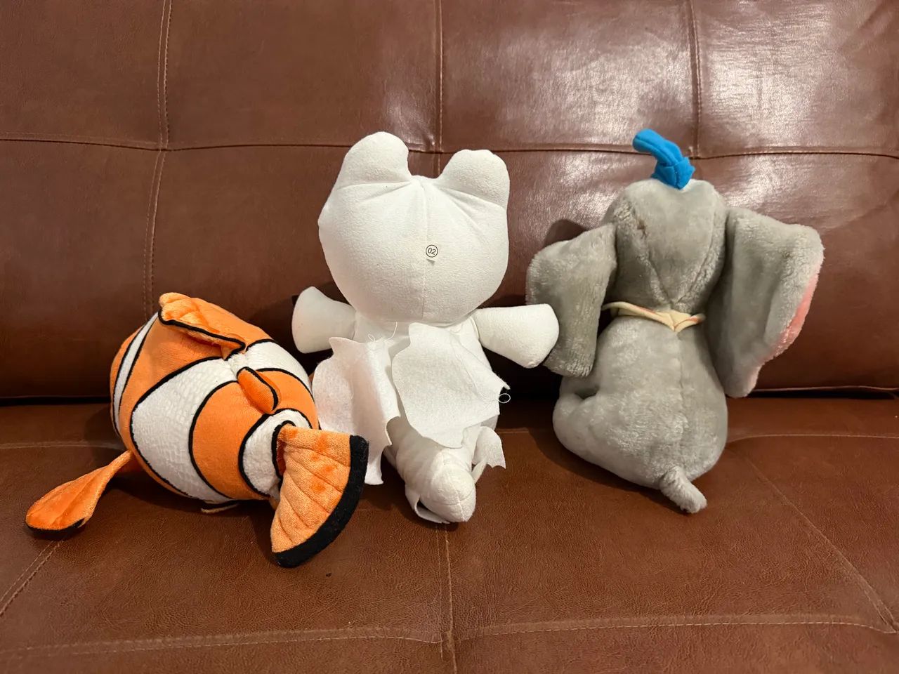 Lote de pelúcias: Nemo, Dragão e Dumbo. - Foto 2