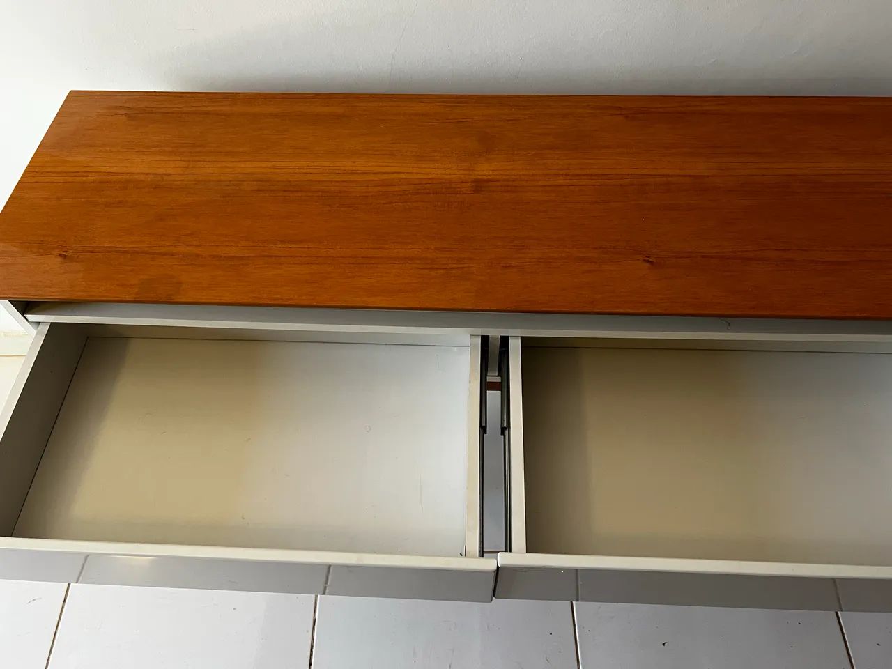 Aparador retrô com 2 gavetas  - Foto 2