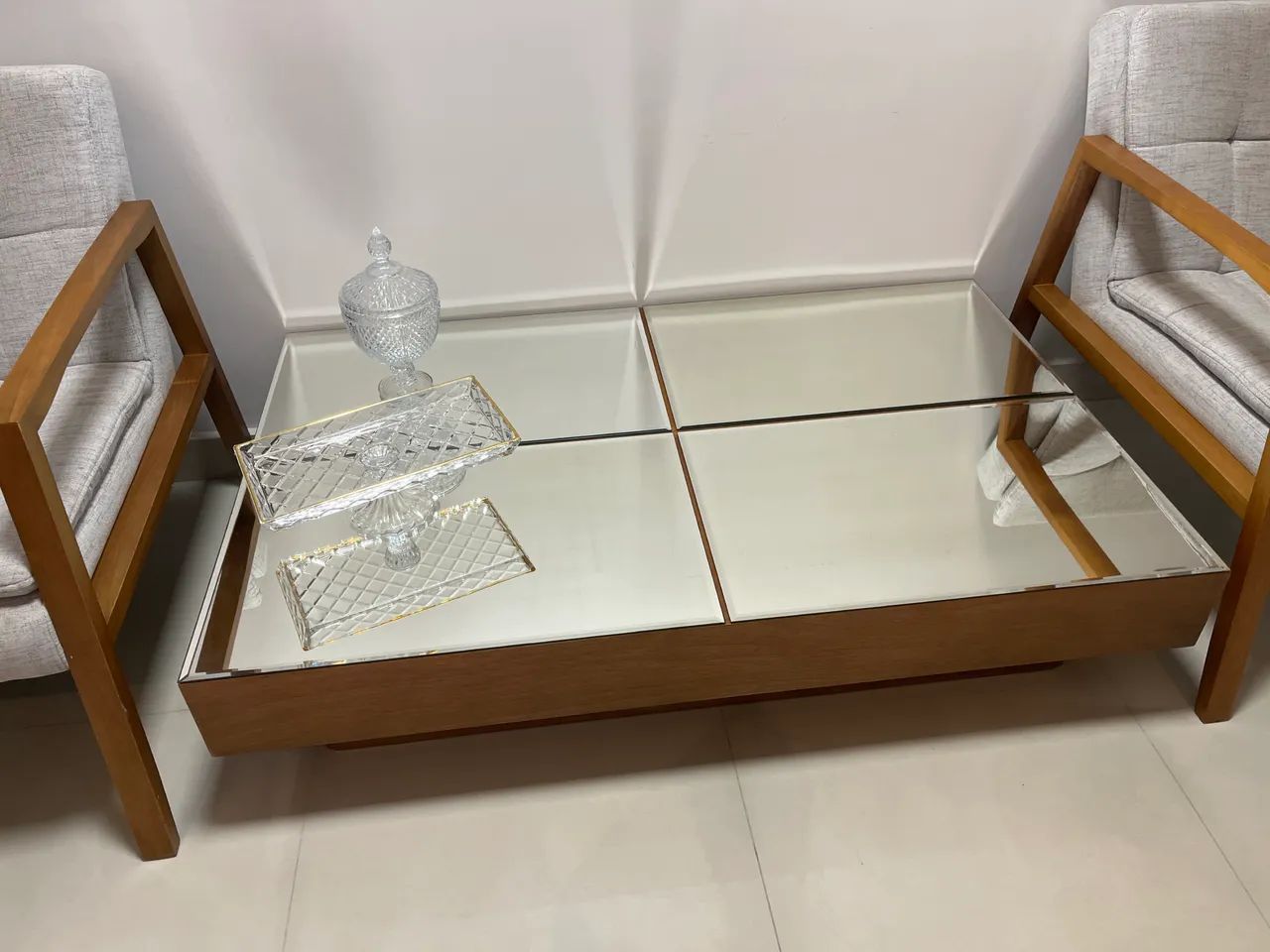 Vendo Mesa de centro e 2 poltronas da Luciana móveis  - Foto 3