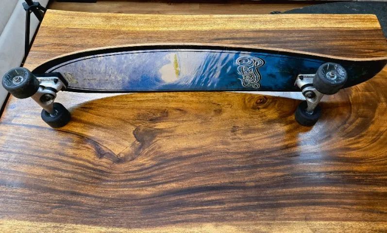 Sector 9 Longboard Usado - 98 cm x 22 cm - Ótimo para Carving e Commuter - Shape Clássico 