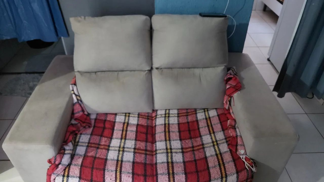 Sofa retrátil com cabeceira reclináveis 