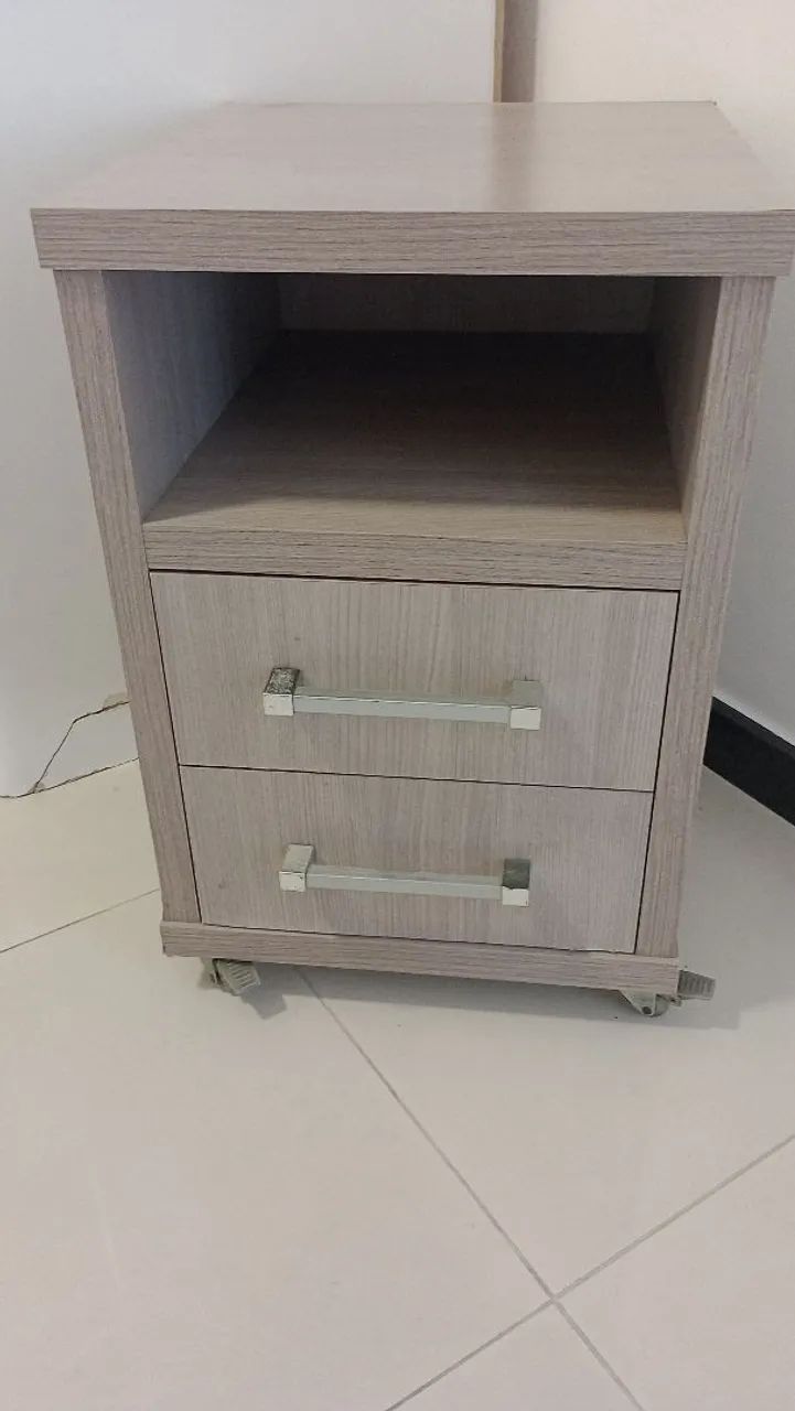 CRIADO MUDO 