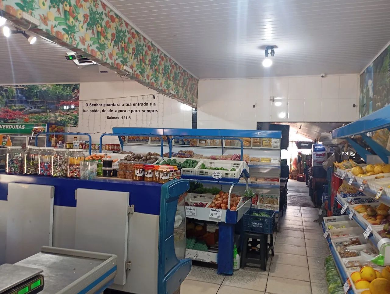  Sala comercial com uma casa de três dormitórios em Guapó  - Foto 2