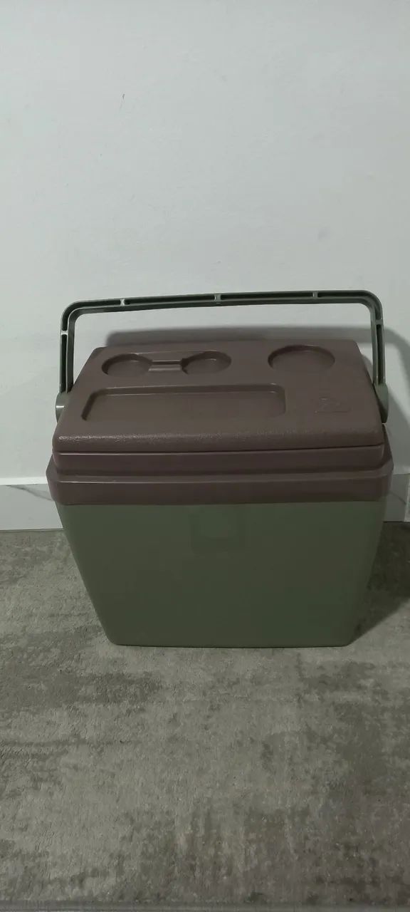 Vendo caixa térmica nova.