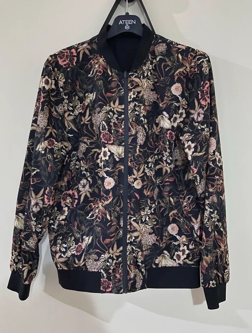 Jaqueta bomber estampada