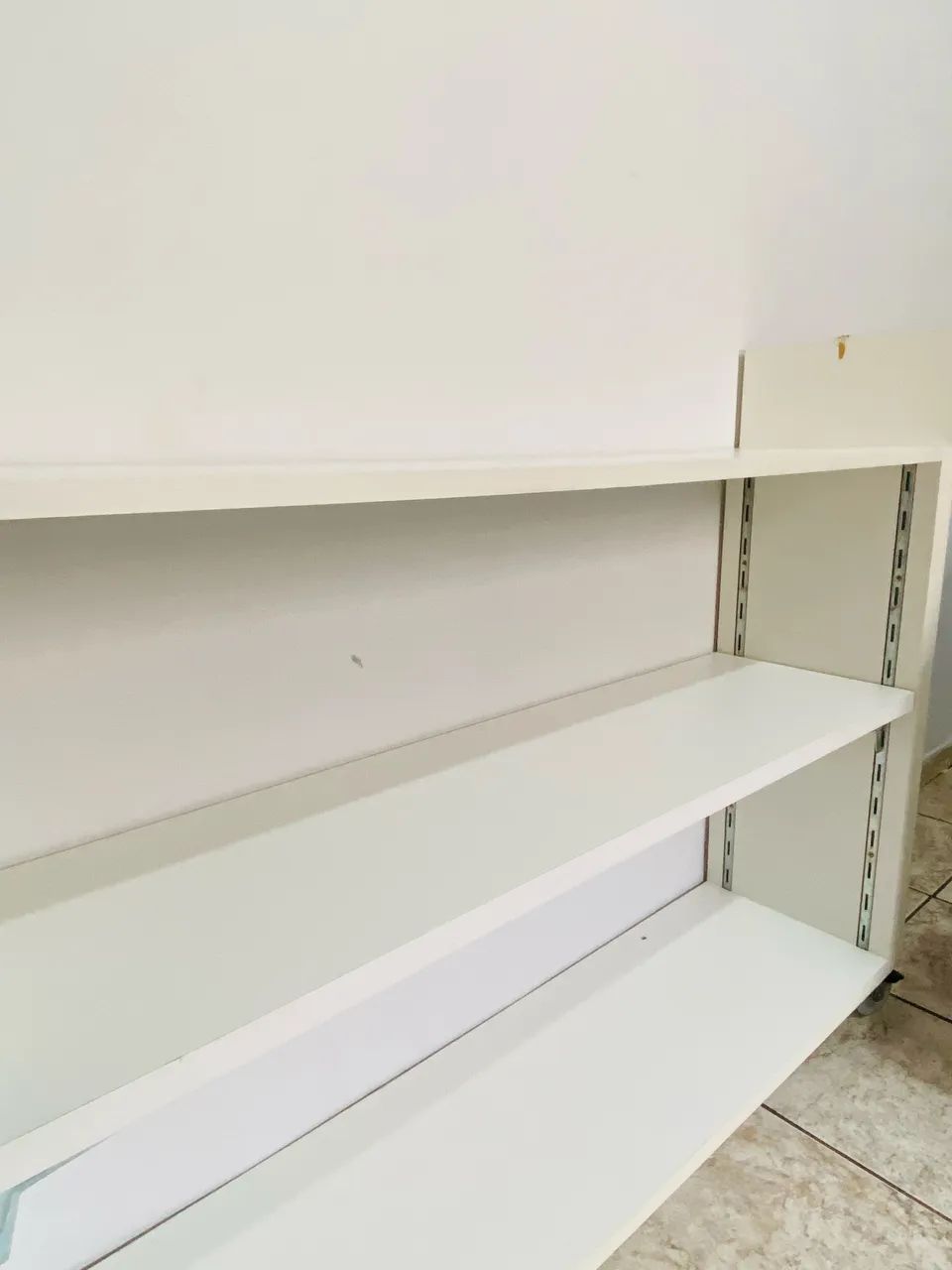 Estante Expositora com Rodinhas - Foto 2