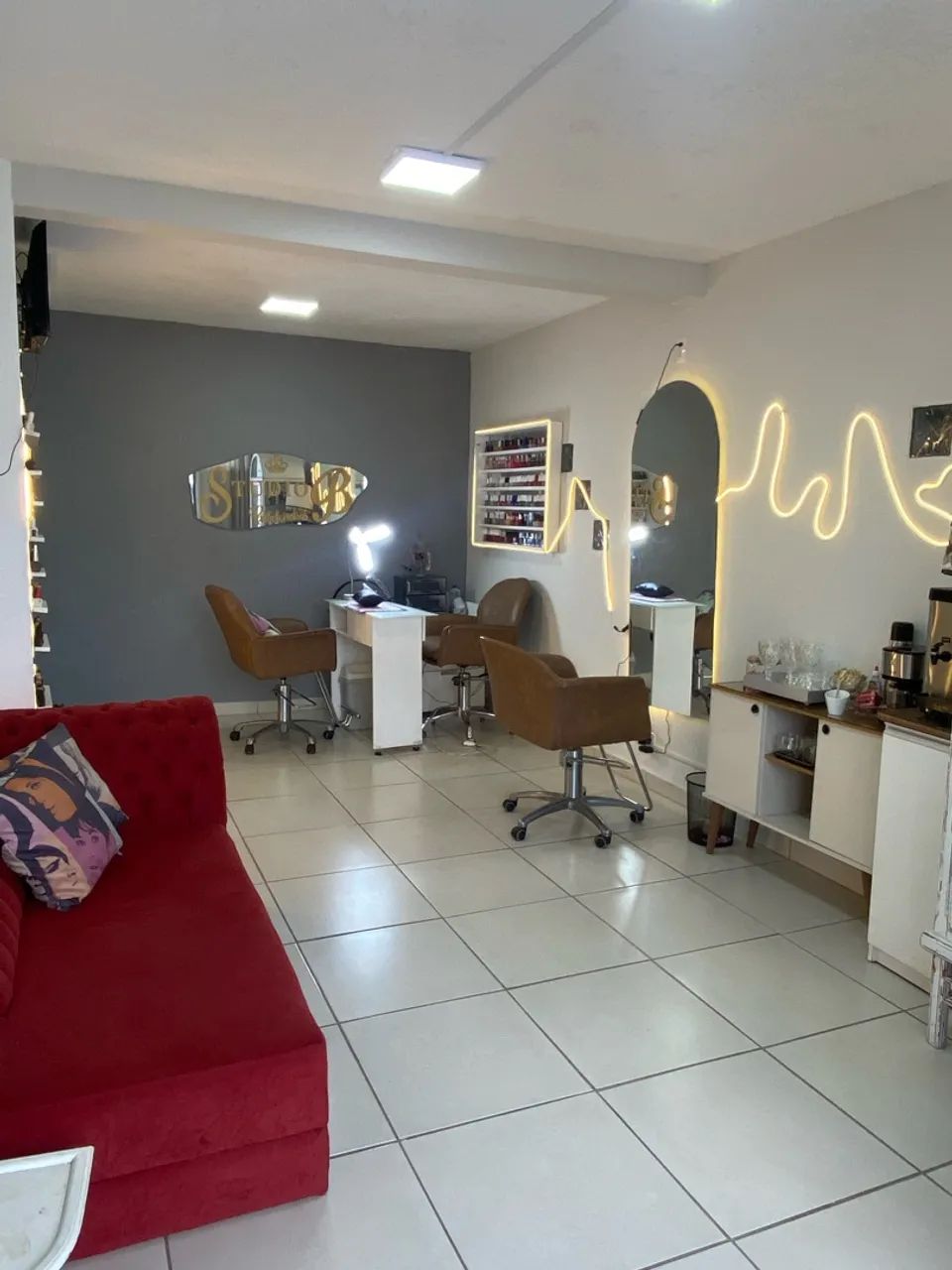 ? Alugo espaço em salão de beleza - Tudo incluso! ?