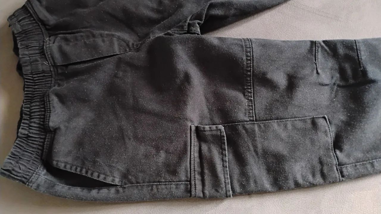 2 calças pretas masculina, da Renner 