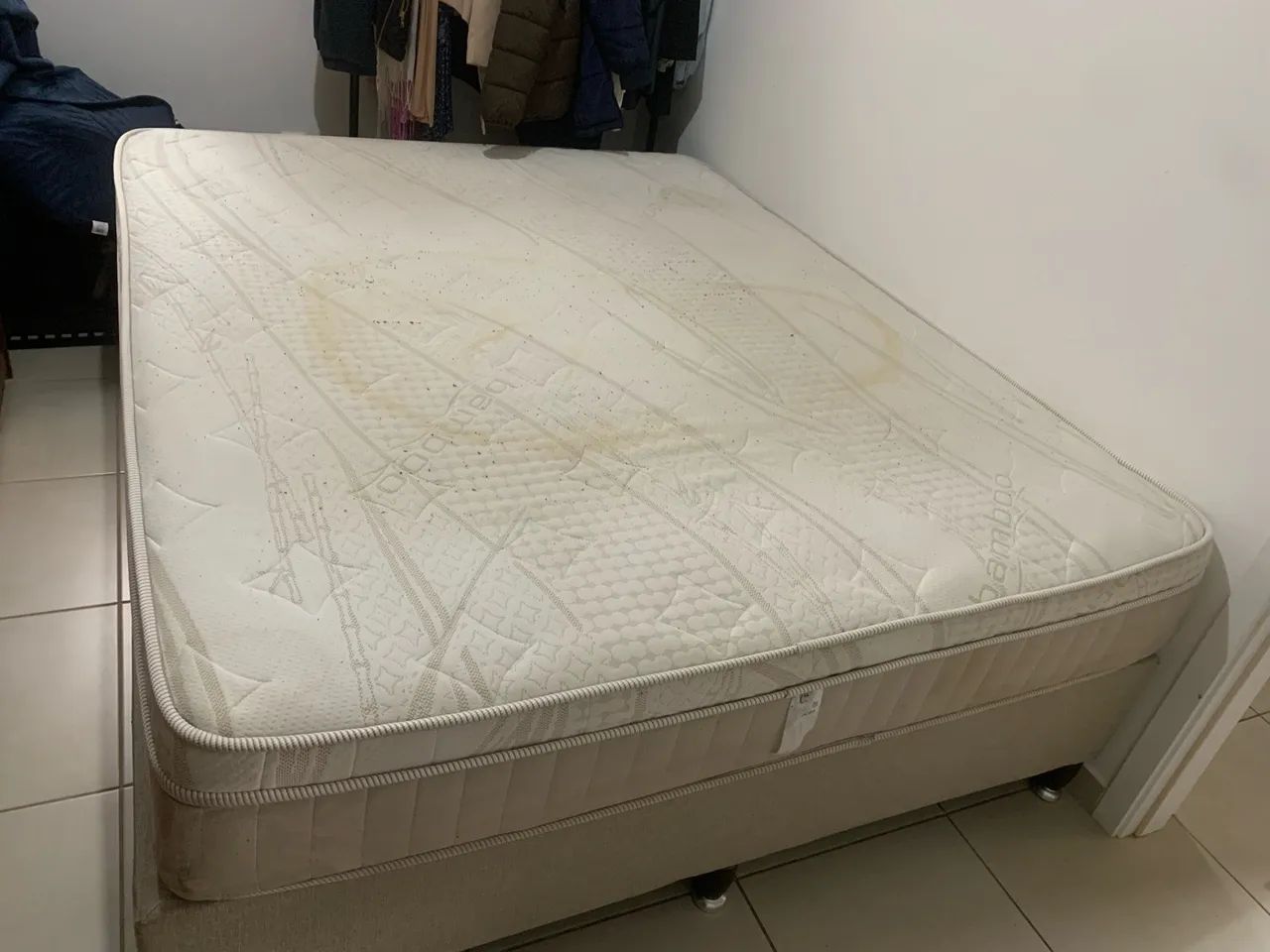 Cama Box Queen Size 