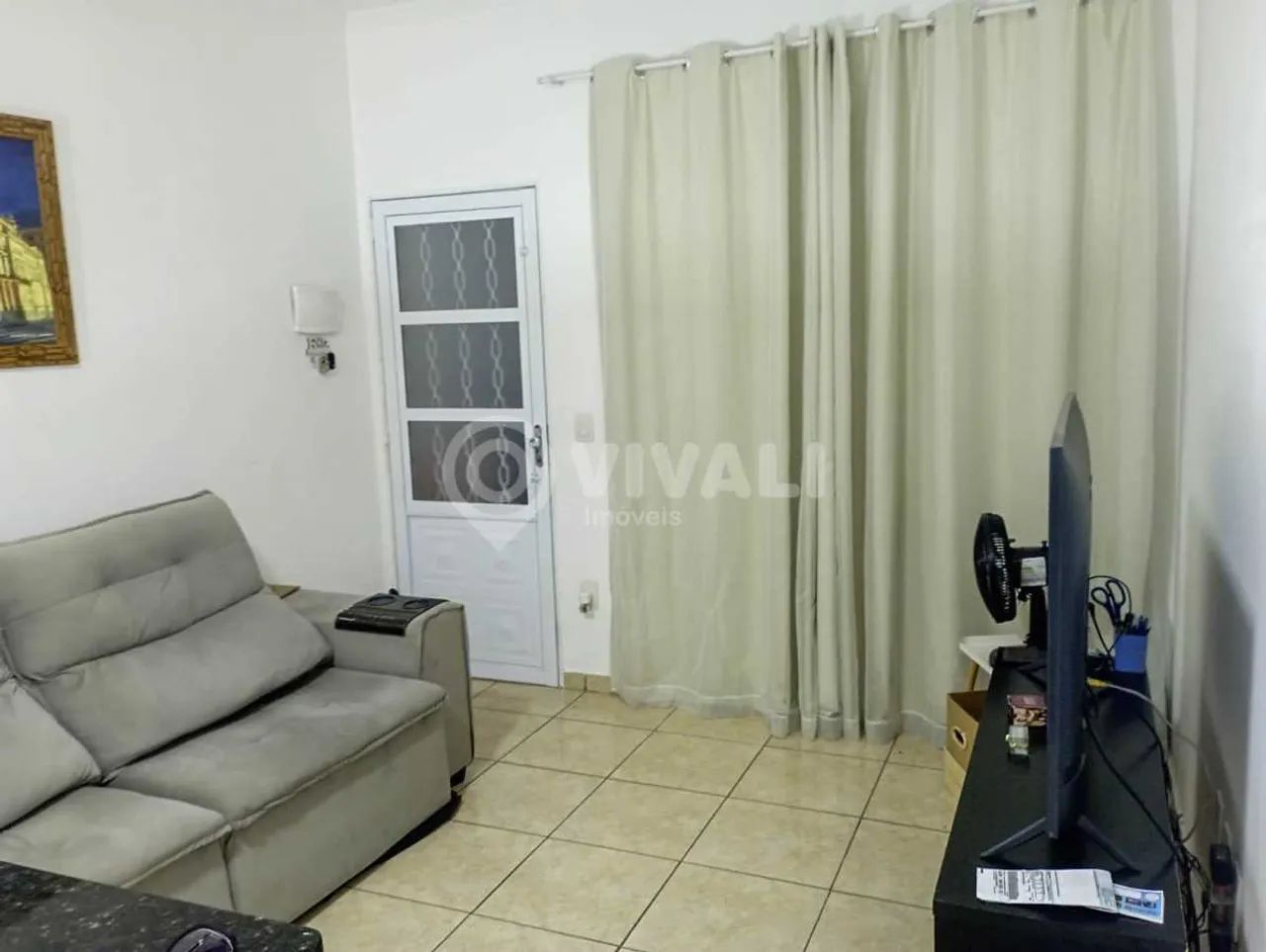 Casa de rua - / Residencial / Parque da Colina