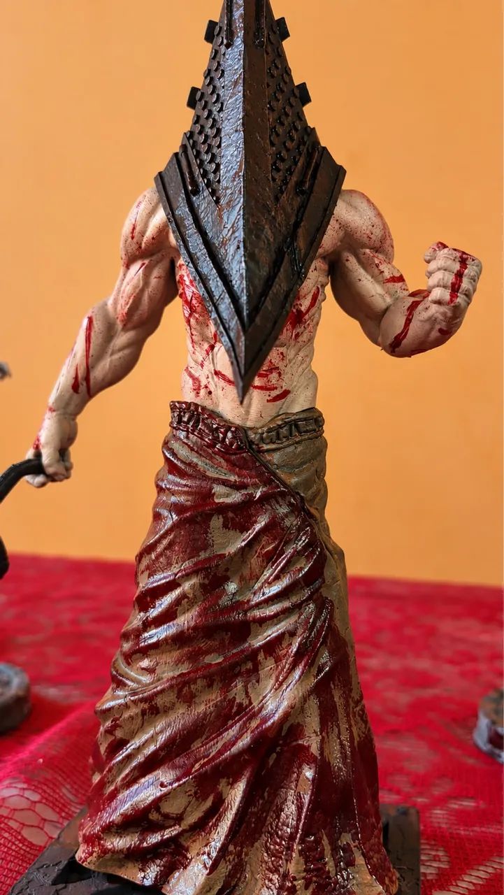 Action Figure Pyramid Head Silent Hill 25 cm - Foto 2