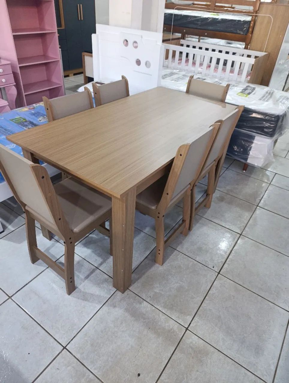 Mesa em MDF com 6 cadeiras 999,00 - Foto 3