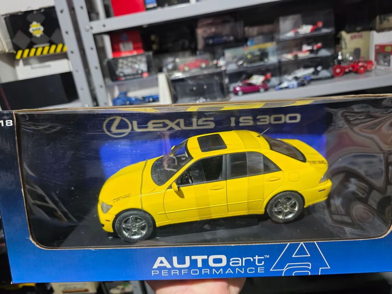 Miniatura 1:18 autoart lexus 300 amarelo raro novo - Hobbies e