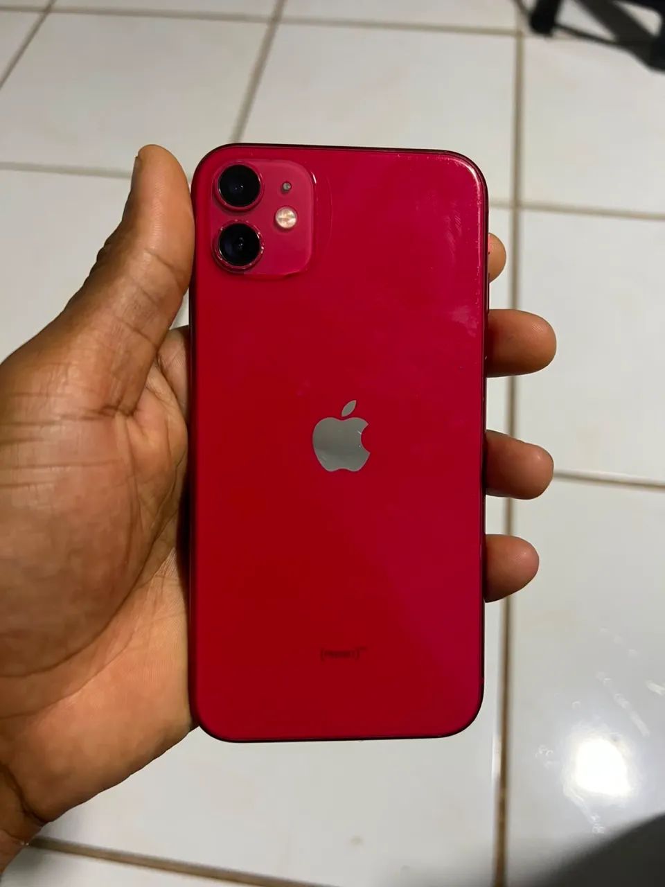 iPhone 11red 128 GB - Foto 3