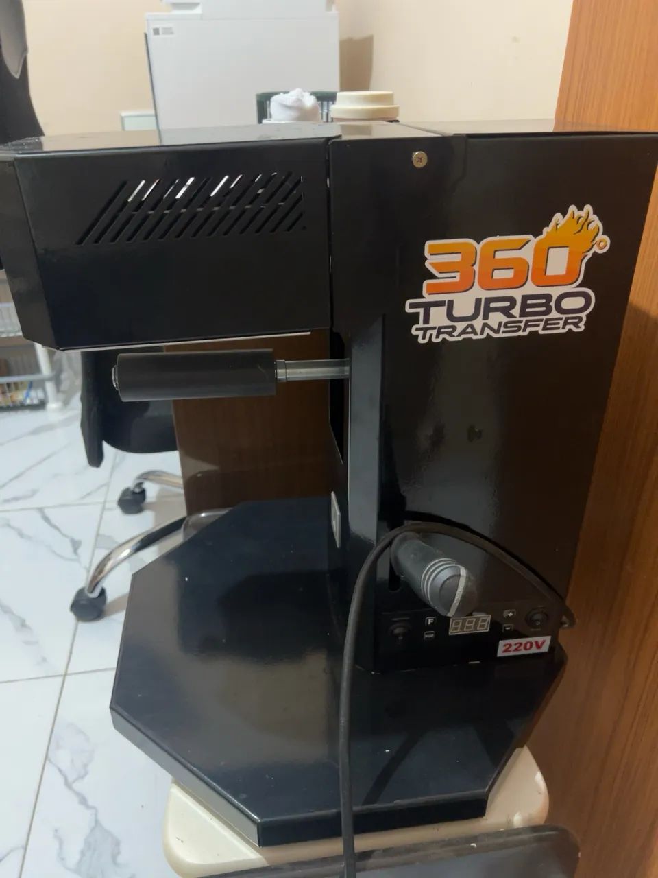 Prensa Giro 360 Turbo Transfer para Copos e Canecas 220V - Usada