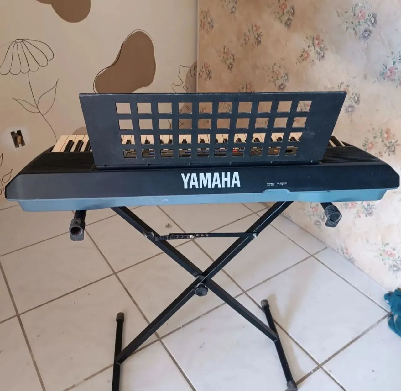 Teclado Yamaha usado