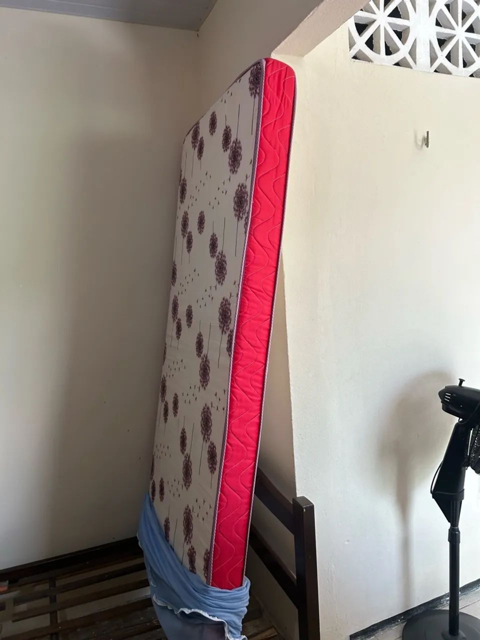 Beliche muito boa com colchão  - Foto 3