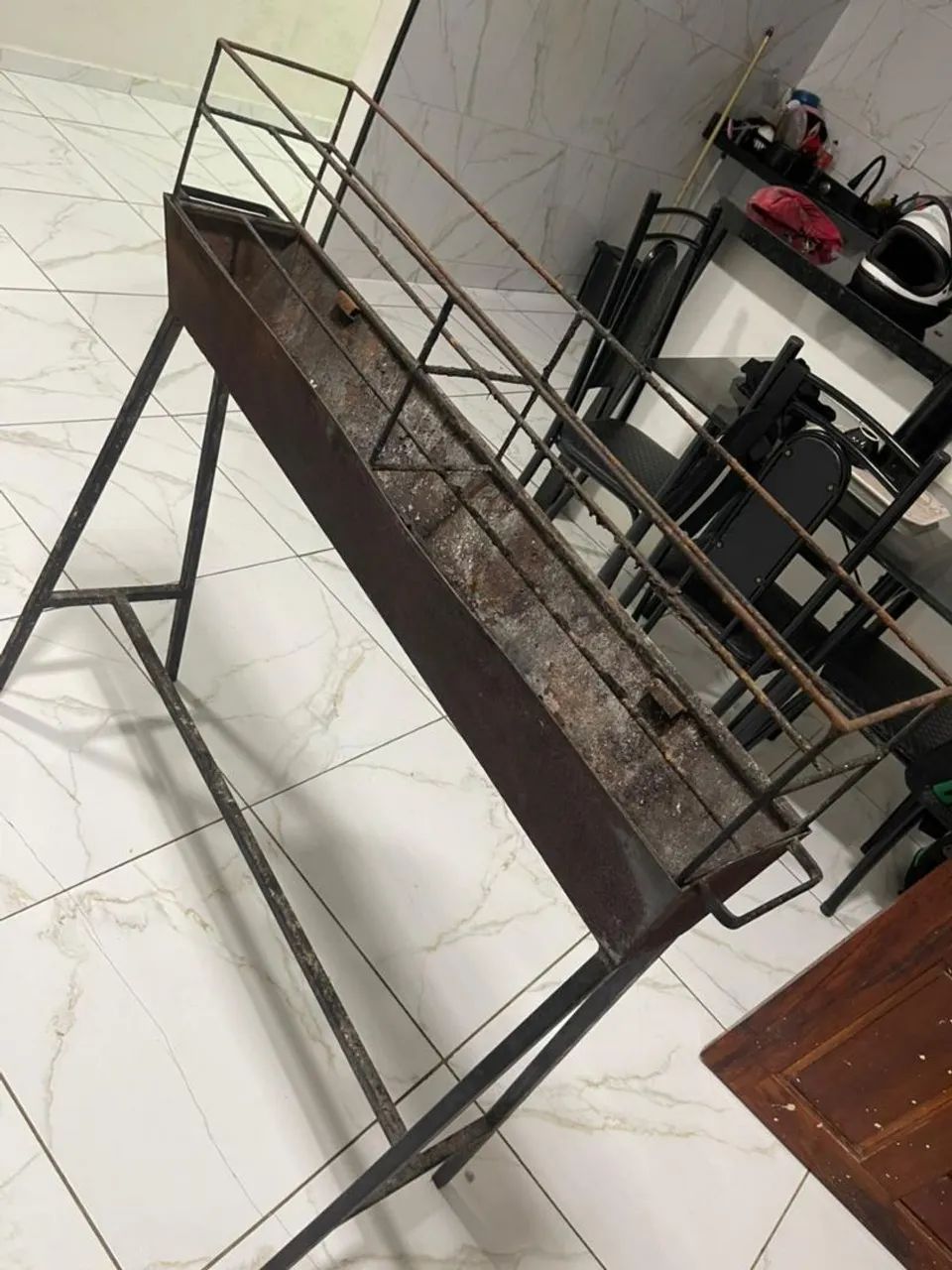 Churrasqueira própria espetinho 