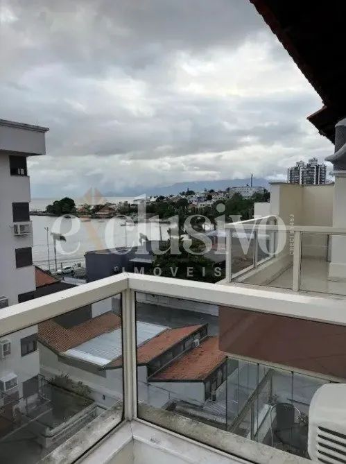 Cobertura 2 dormitórios em Coqueiros com vista para o mar - Foto 4