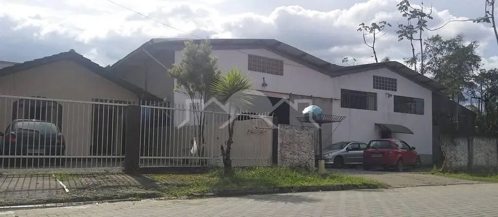 Galpão Industrial com Amplo Terreno