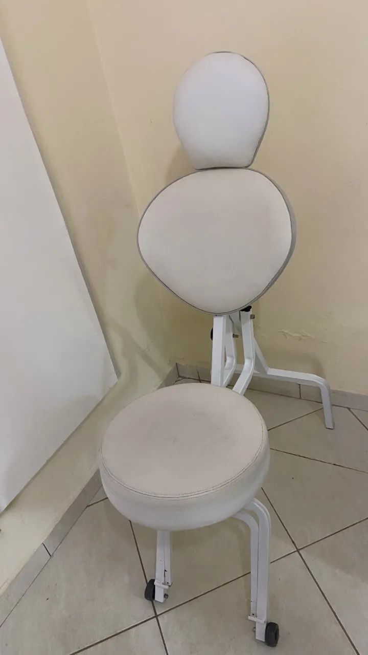 Cadeira de maquiagem portátil, com rodinhas 