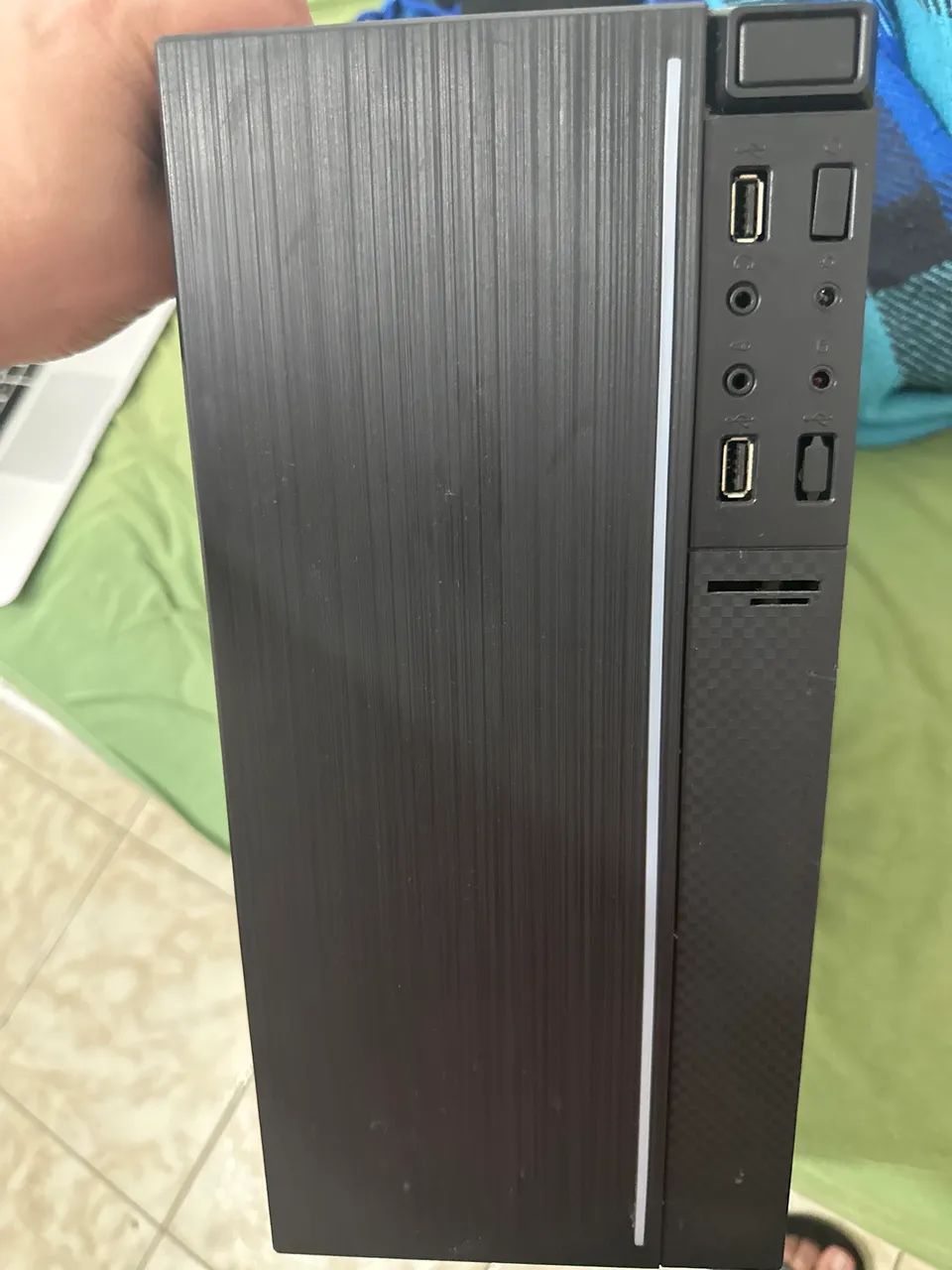 CPU Windows 10. 8GB RAM/ 1Tera 