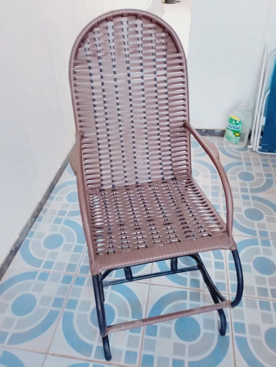 Vendo conjunto de cadeira de balanço adulto e infantil - Foto 3