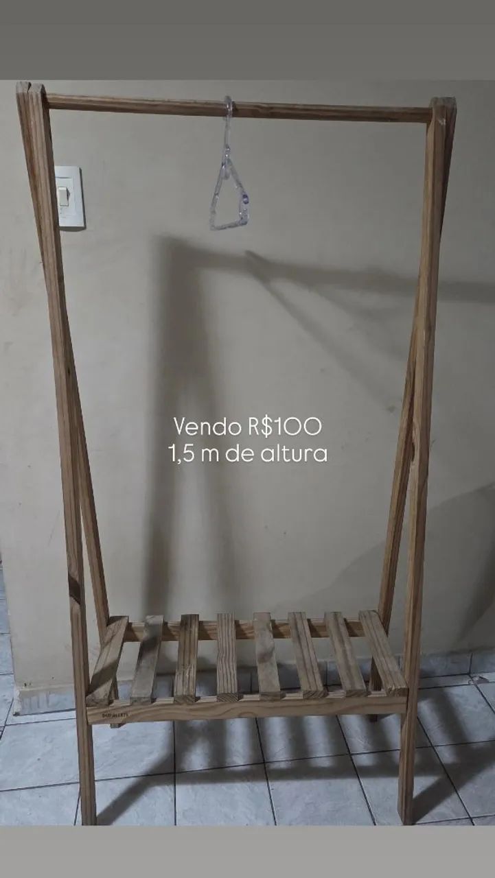 Arara/cabideiro de 1,5m de altura